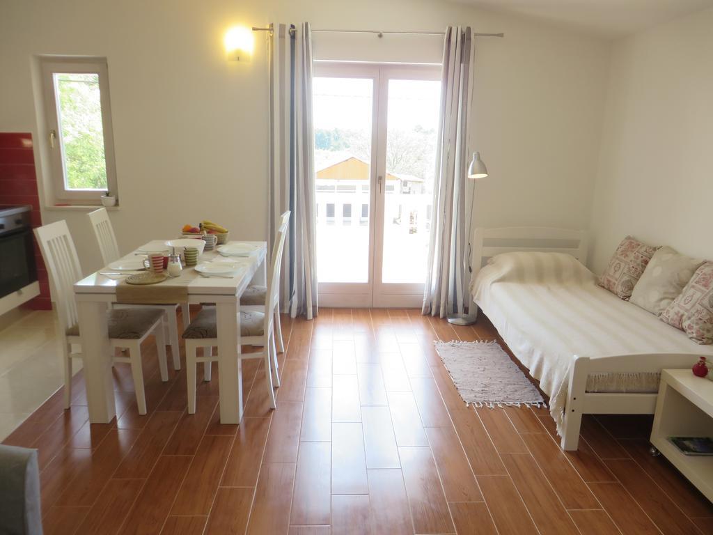 Filipovic Apartments With Pool Biograd Na Moru Esterno foto