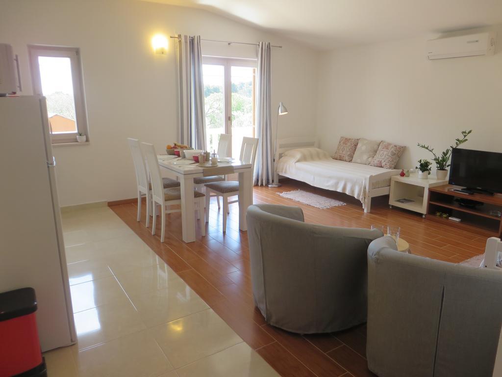 Filipovic Apartments With Pool Biograd Na Moru Esterno foto