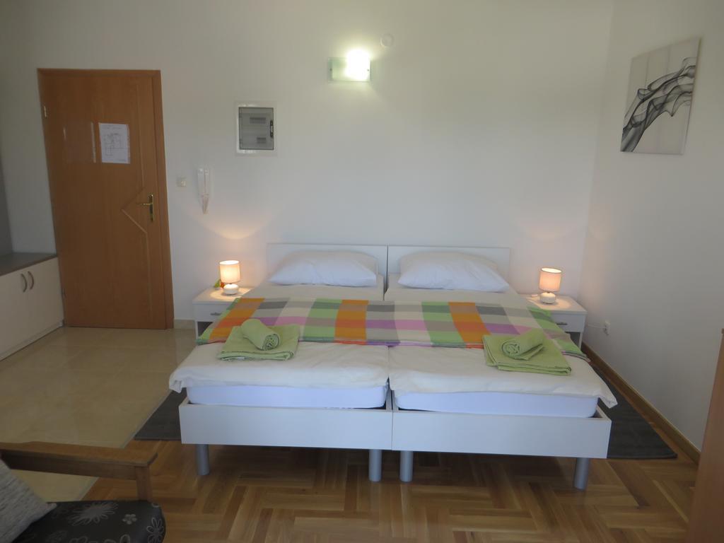 Filipovic Apartments With Pool Biograd Na Moru Esterno foto