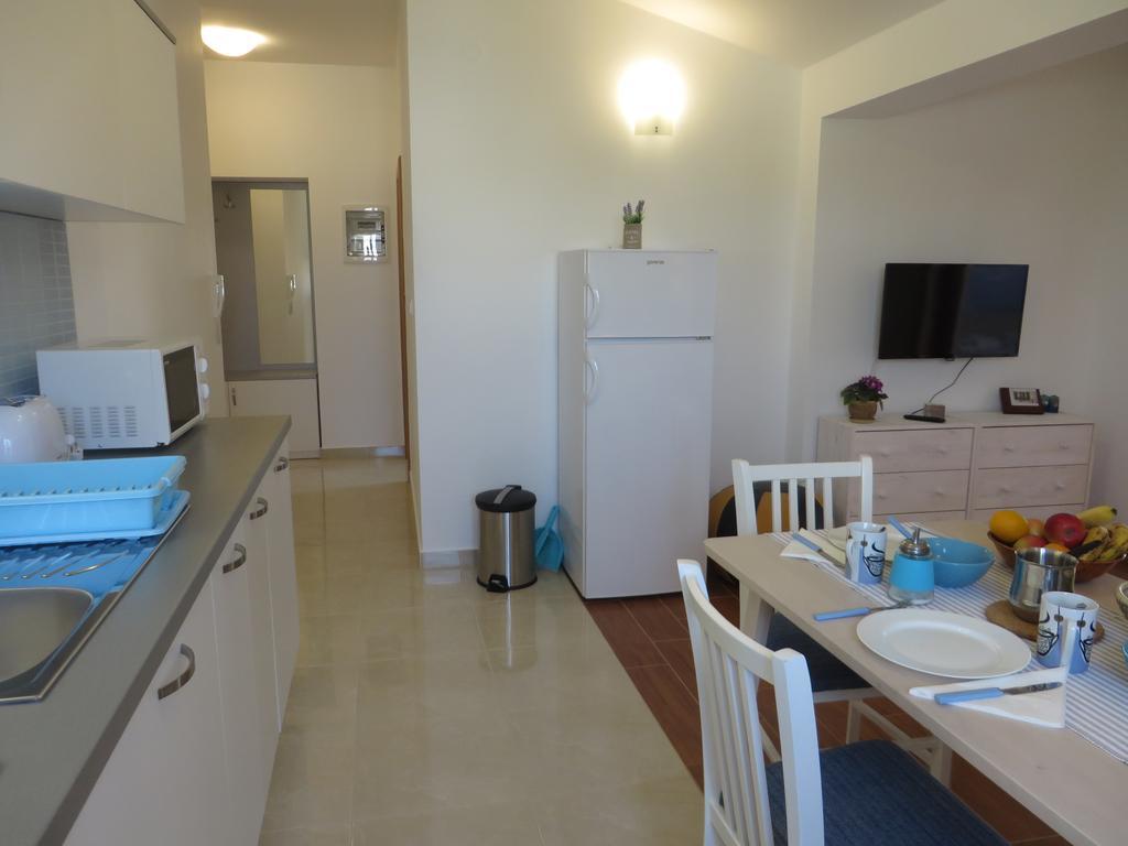 Filipovic Apartments With Pool Biograd Na Moru Esterno foto