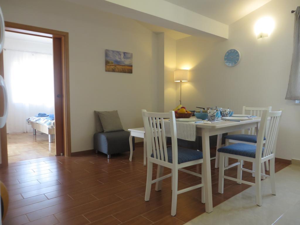 Filipovic Apartments With Pool Biograd Na Moru Esterno foto