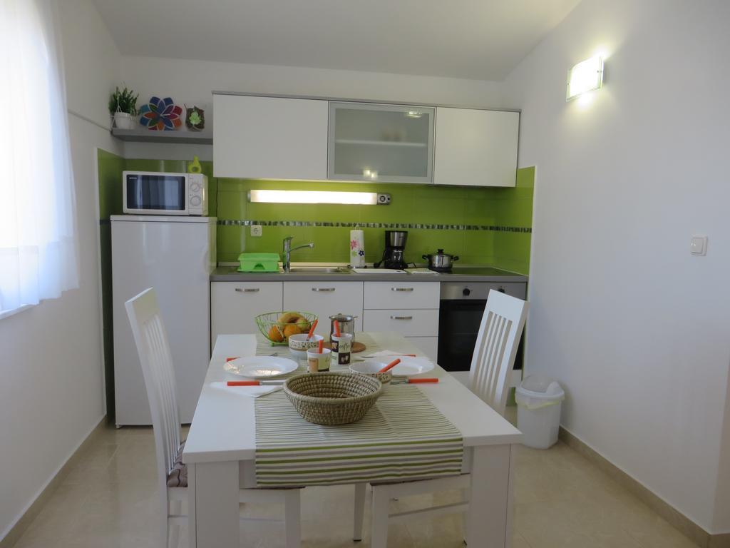 Filipovic Apartments With Pool Biograd Na Moru Esterno foto