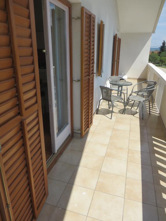 Filipovic Apartments With Pool Biograd Na Moru Esterno foto