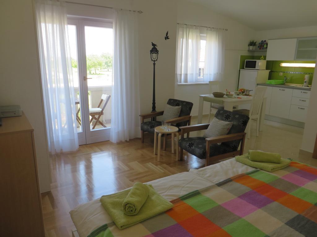 Filipovic Apartments With Pool Biograd Na Moru Esterno foto