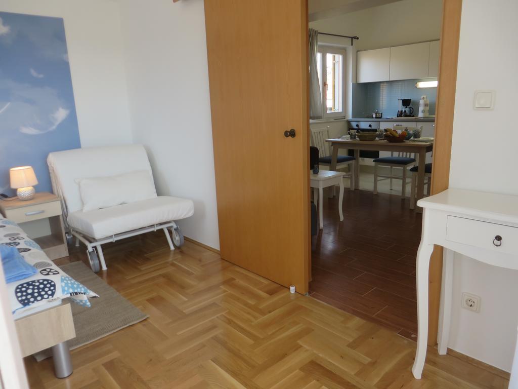 Filipovic Apartments With Pool Biograd Na Moru Esterno foto