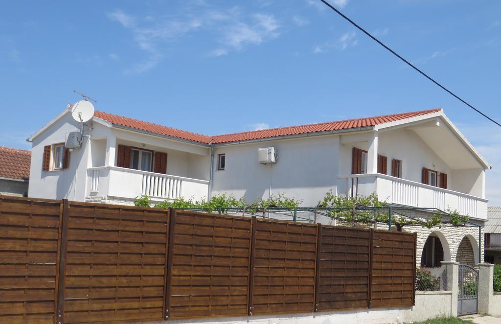 Filipovic Apartments With Pool Biograd Na Moru Esterno foto